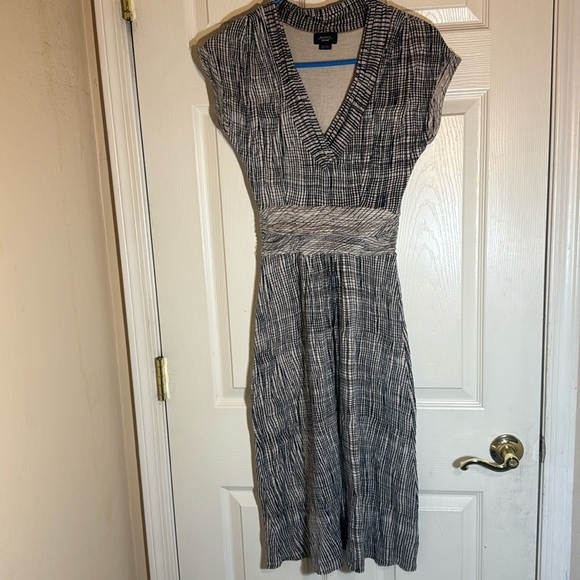 Deletta  Anthropologie M Cream Blue Plaid‎ Short Sleeve Jersey Knit Midi Dress - Picture 1 of 7